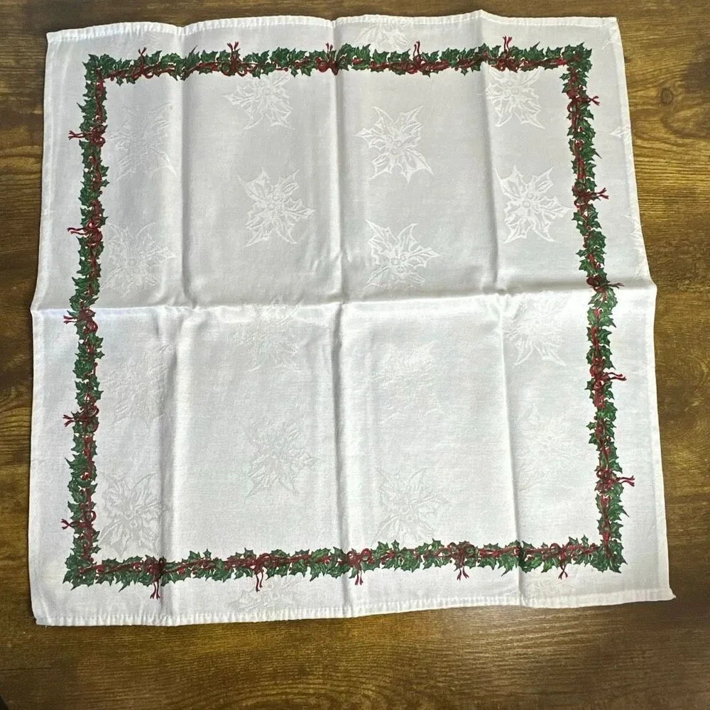 Christmas Linen‎ Set 4 Placemats Holly Berry Print Table Linens 18” x 18”